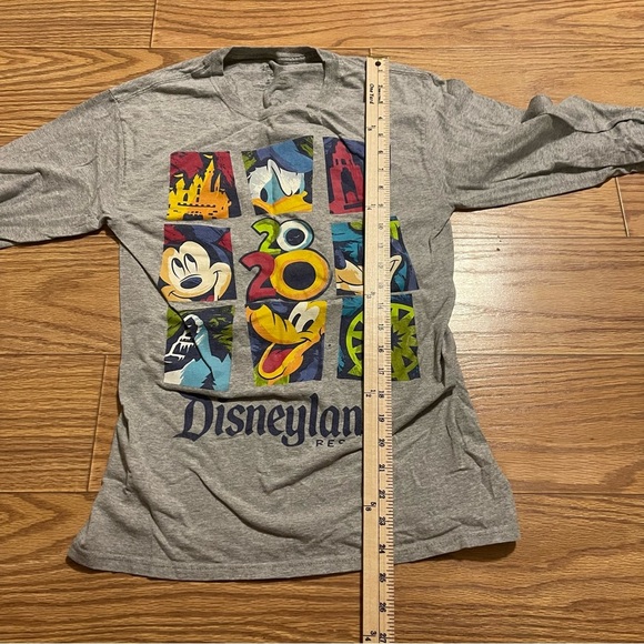 Disneyland 2020 Shirt Small - Picture 7 of 8